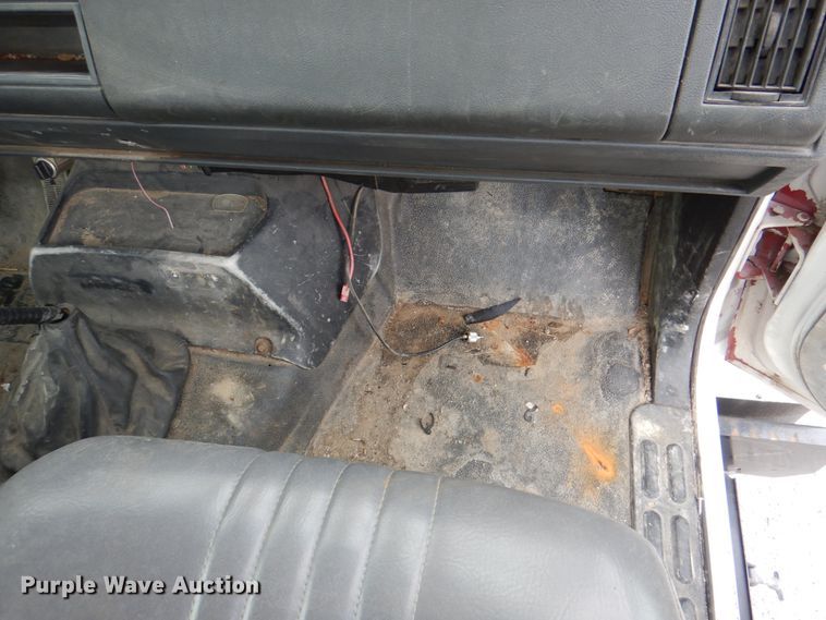 image for item DL0178 2000 Chevrolet C8500  bucket truck