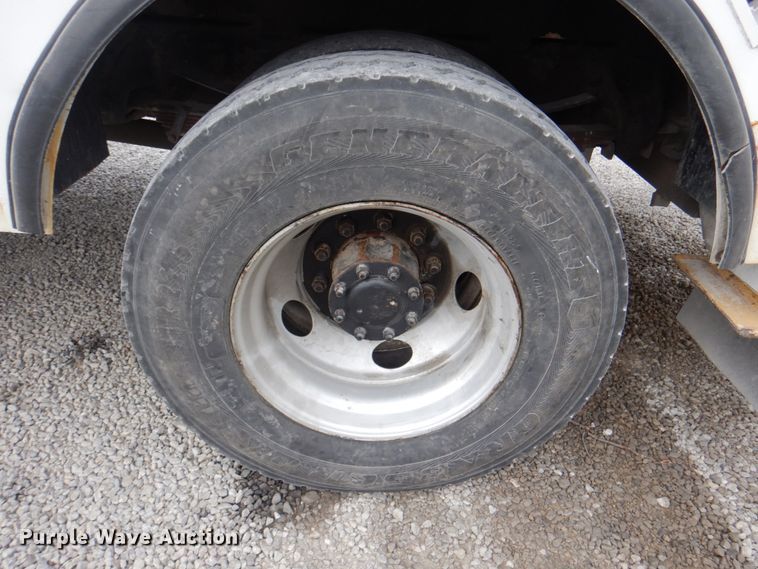 image for item DL0178 2000 Chevrolet C8500  bucket truck