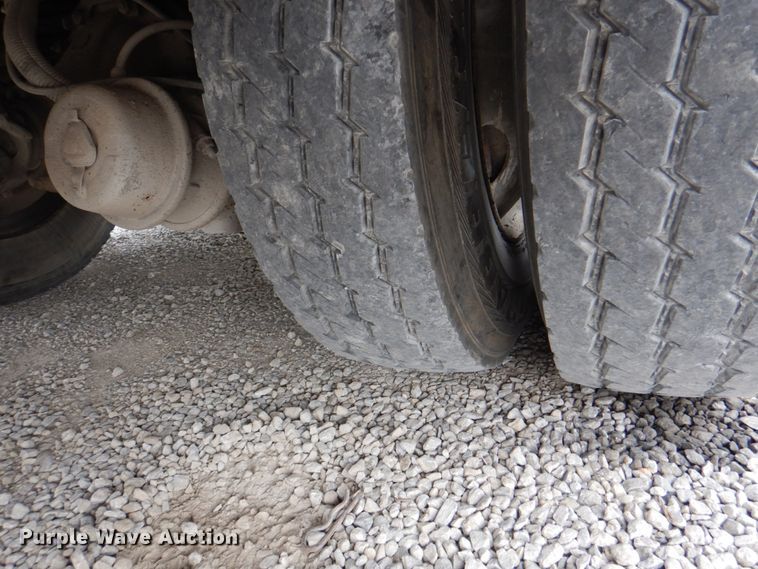 image for item DL0178 2000 Chevrolet C8500  bucket truck