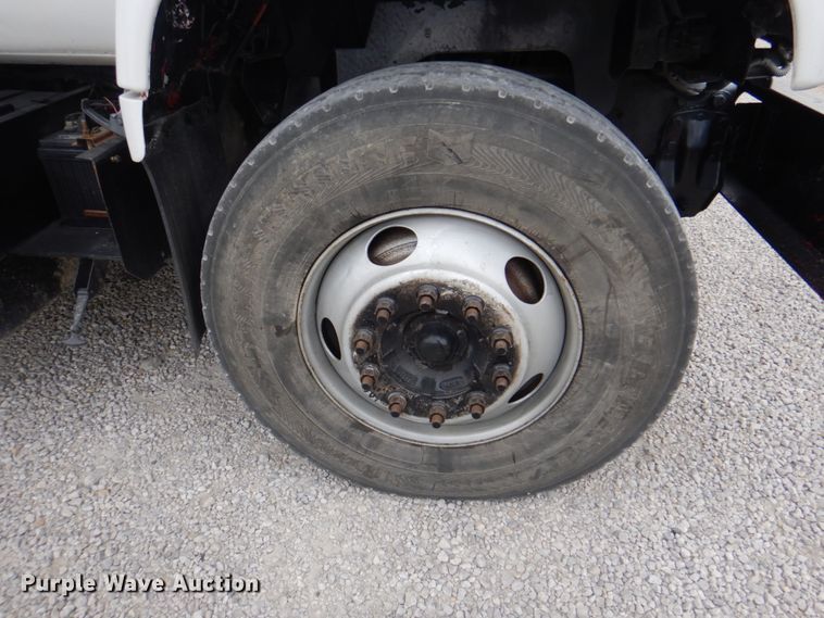 image for item DL0178 2000 Chevrolet C8500  bucket truck