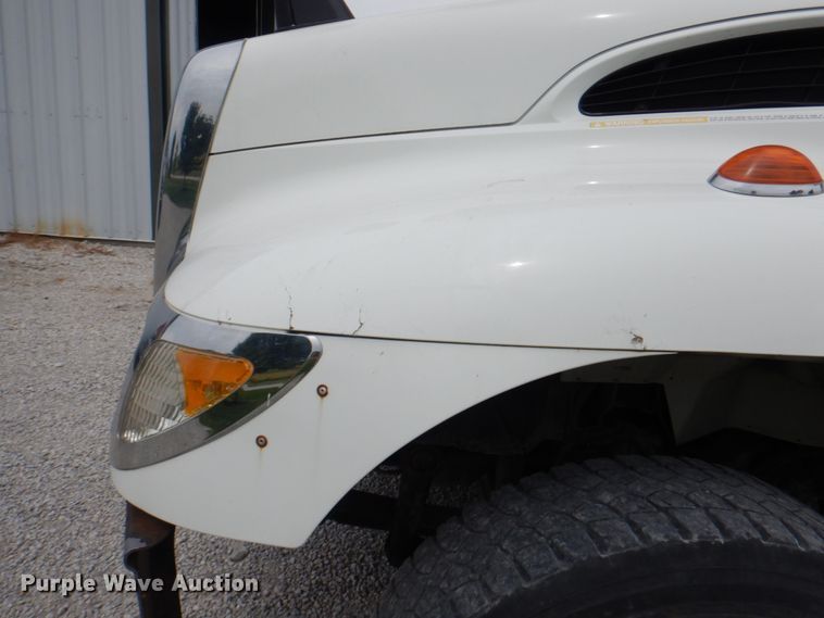 image for item DL0179 2007 International 7400  bucket truck