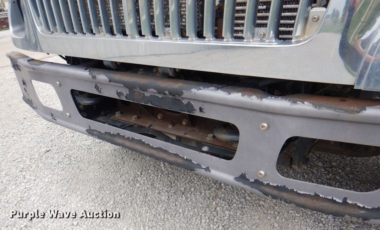 image for item DL0179 2007 International 7400  bucket truck