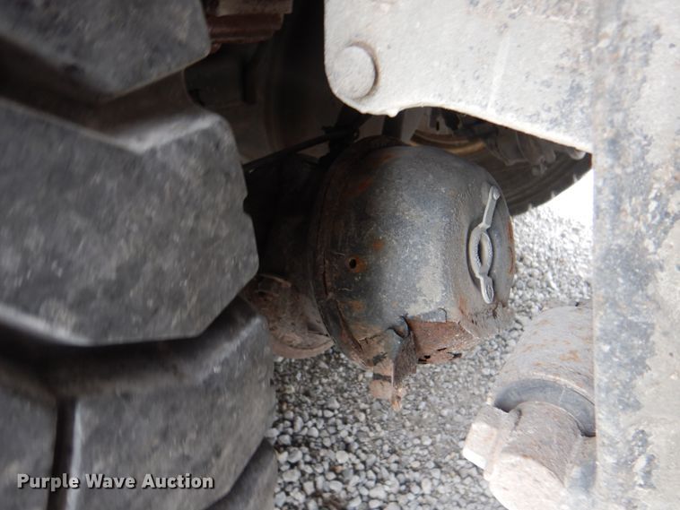 image for item DL0179 2007 International 7400  bucket truck