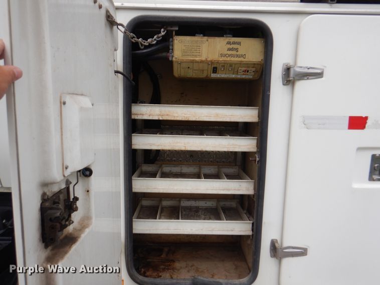 image for item DL0179 2007 International 7400  bucket truck