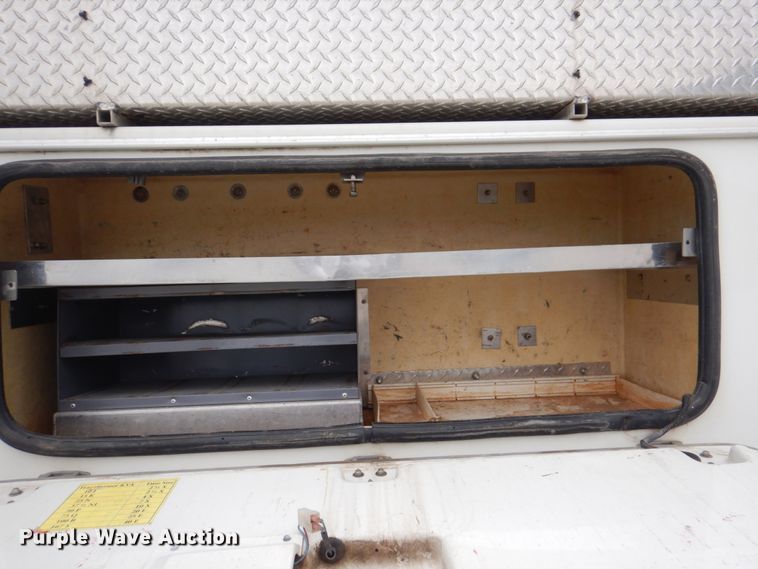 image for item DL0179 2007 International 7400  bucket truck