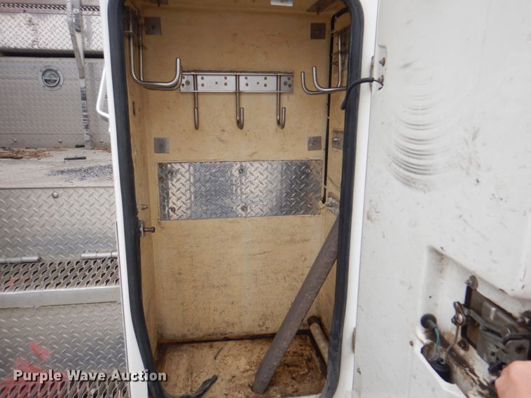 image for item DL0179 2007 International 7400  bucket truck