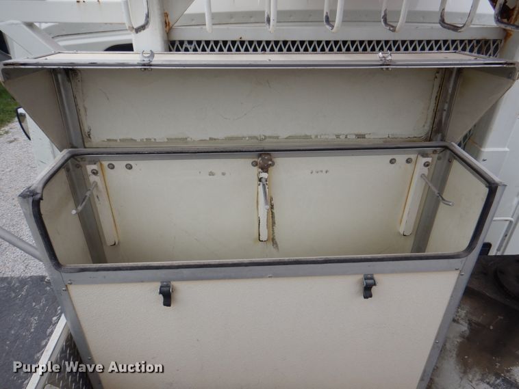 image for item DL0179 2007 International 7400  bucket truck