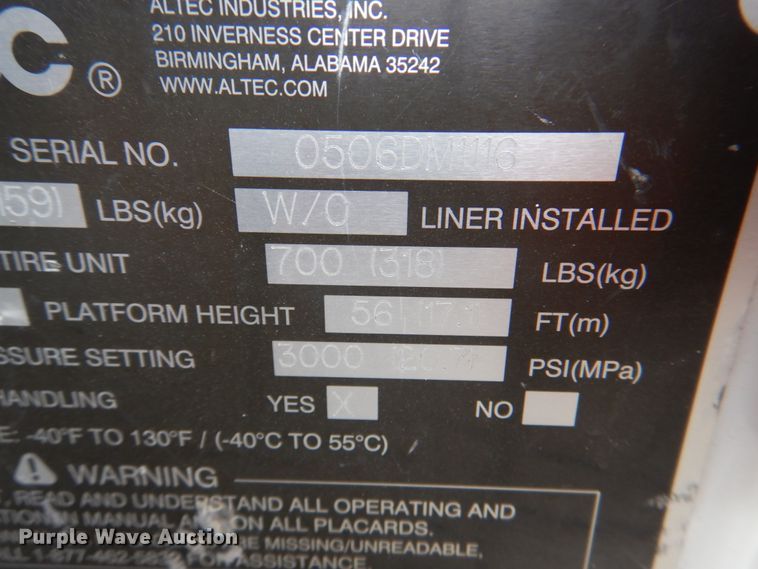 image for item DL0179 2007 International 7400  bucket truck