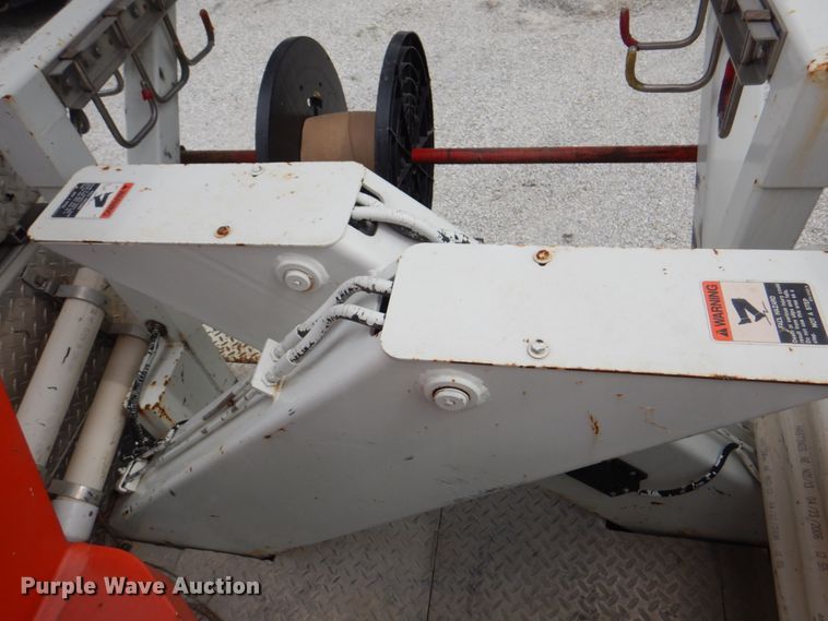 image for item DL0179 2007 International 7400  bucket truck