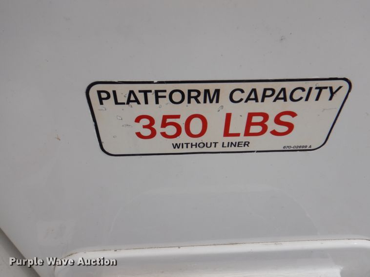 image for item DL0179 2007 International 7400  bucket truck