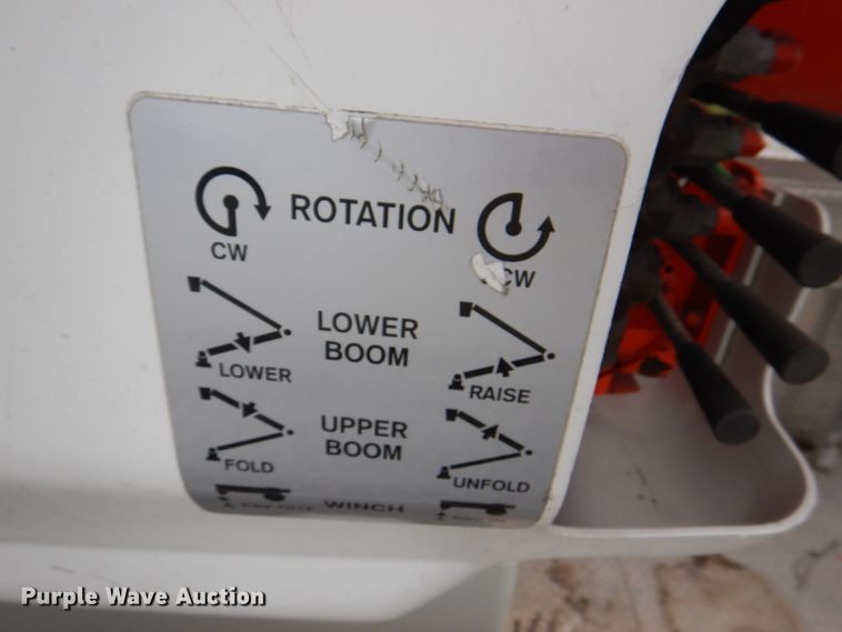 image for item DL0179 2007 International 7400  bucket truck