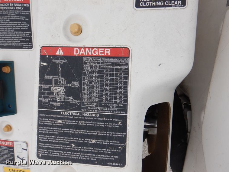 image for item DL0179 2007 International 7400  bucket truck