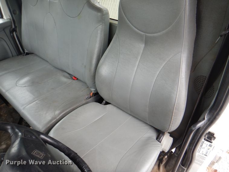 image for item DL0179 2007 International 7400  bucket truck