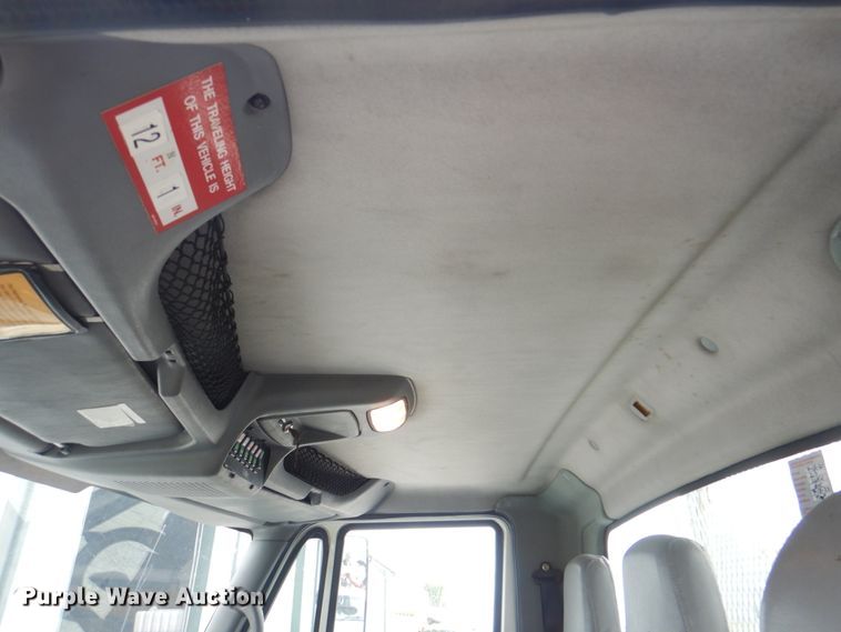 image for item DL0179 2007 International 7400  bucket truck