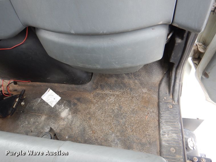 image for item DL0179 2007 International 7400  bucket truck