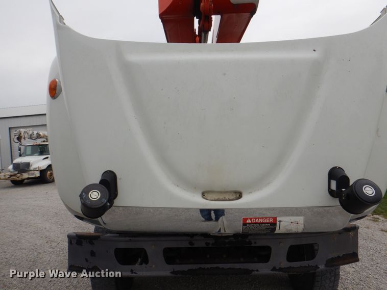 image for item DL0179 2007 International 7400  bucket truck