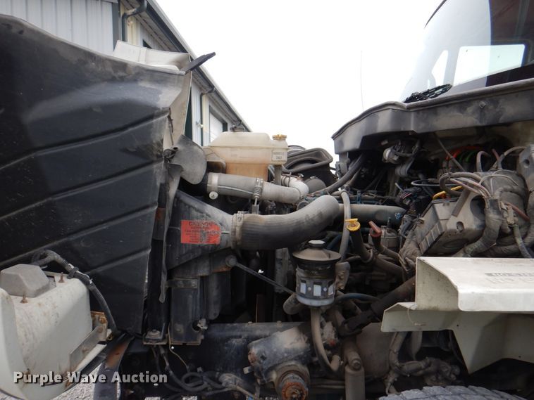 image for item DL0179 2007 International 7400  bucket truck