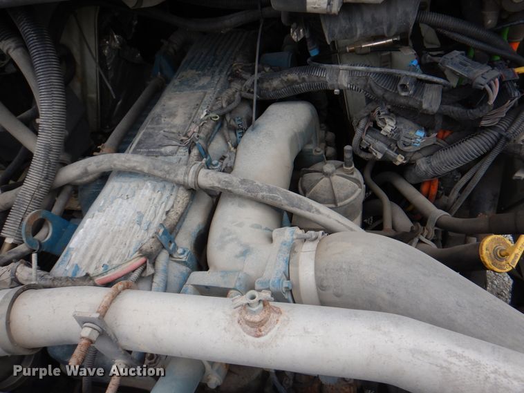 image for item DL0179 2007 International 7400  bucket truck