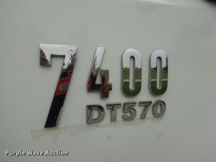 image for item DL0179 2007 International 7400  bucket truck