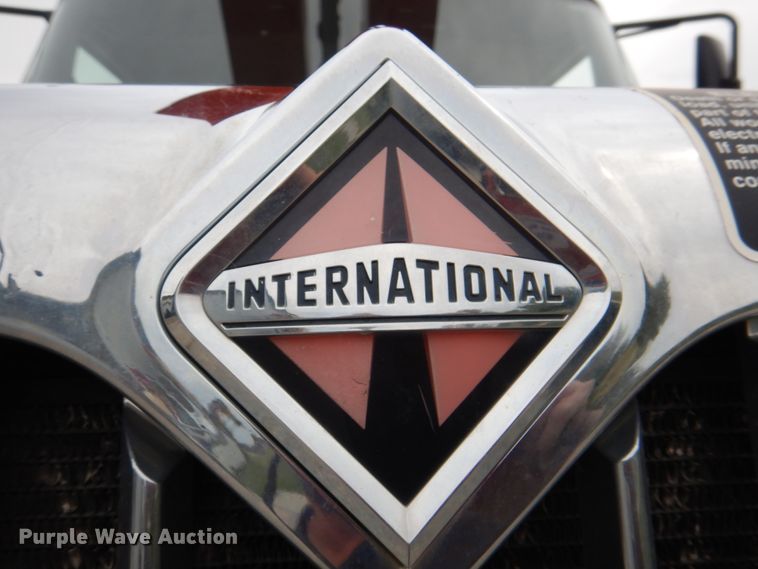 image for item DL0179 2007 International 7400  bucket truck