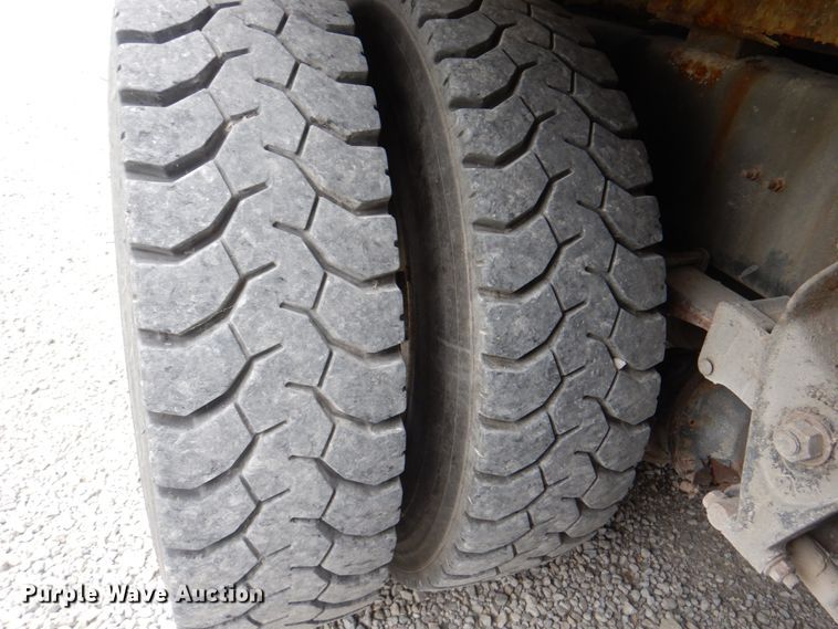 image for item DL0179 2007 International 7400  bucket truck