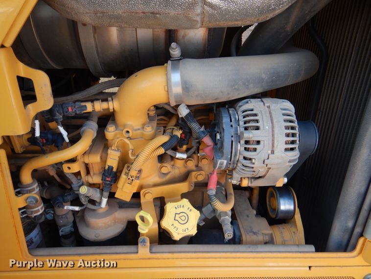 image for item DL0594 2018 John Deere 650K XLT  dozer