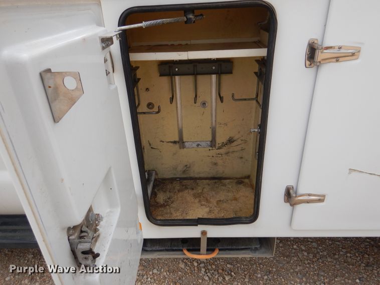 image for item DL3102 2009 Ford F550 Super Duty XL  bucket truck