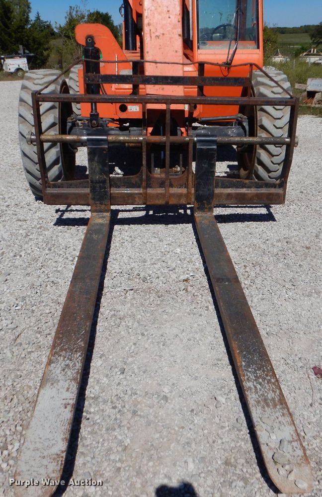 image for item DL3139 2011 JLG SkyTrak 8042  telehandler