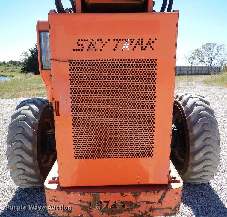 image for item DL3139 2011 JLG SkyTrak 8042  telehandler
