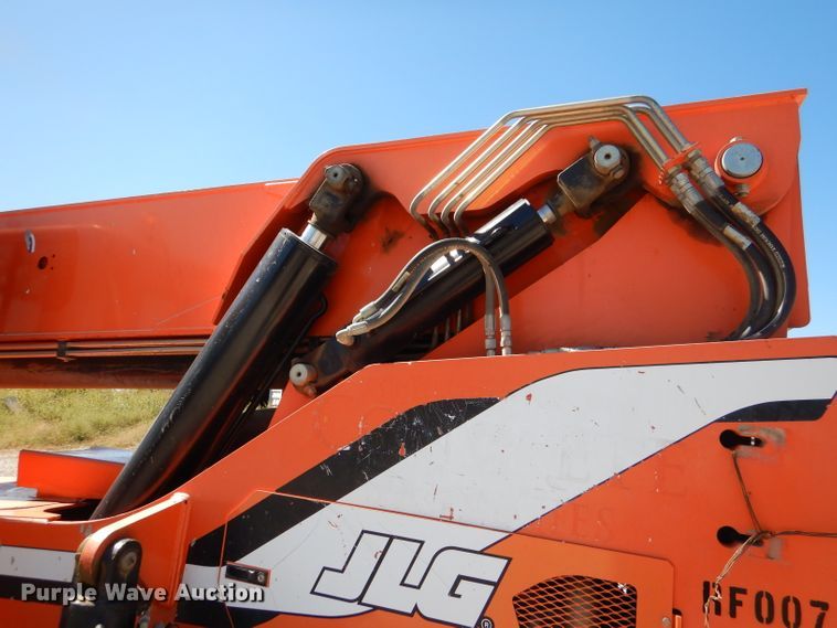 image for item DL3139 2011 JLG SkyTrak 8042  telehandler