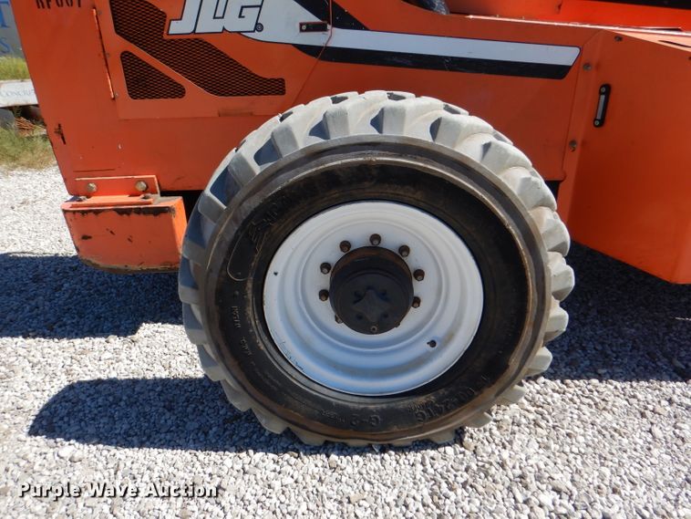 image for item DL3139 2011 JLG SkyTrak 8042  telehandler
