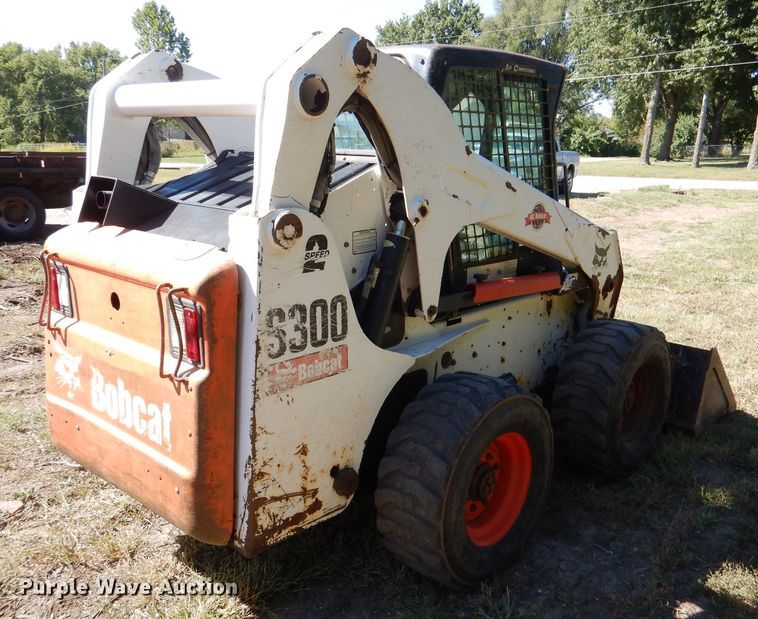 image for item DL3148 2006 Bobcat S300  skid steer loader