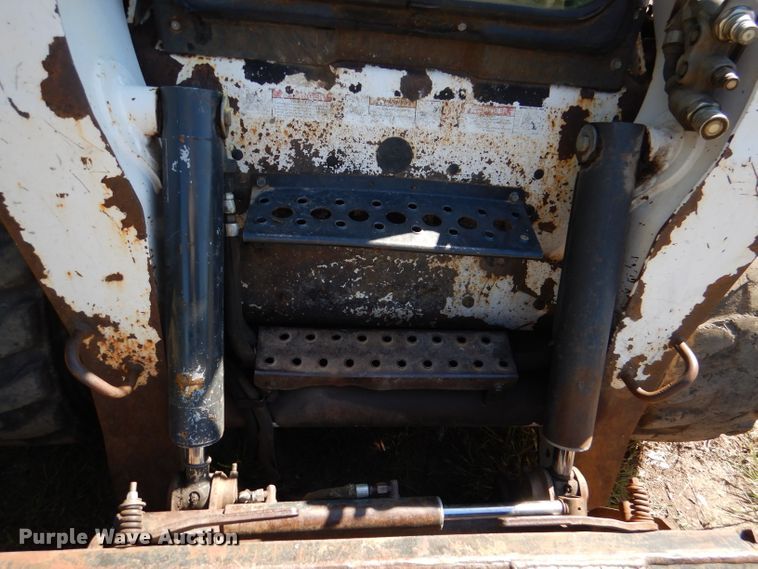 image for item DL3148 2006 Bobcat S300  skid steer loader