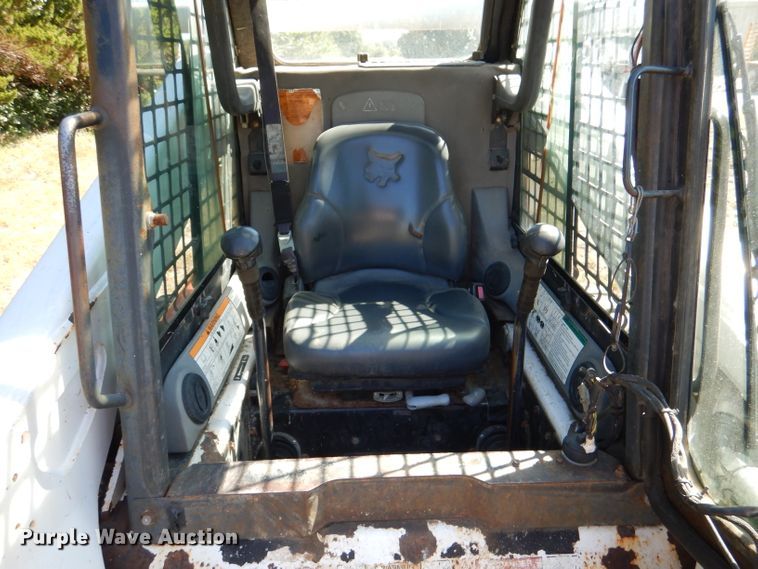 image for item DL3148 2006 Bobcat S300  skid steer loader