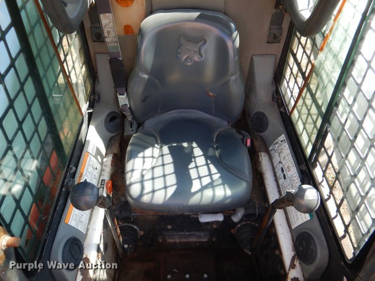 image for item DL3148 2006 Bobcat S300  skid steer loader
