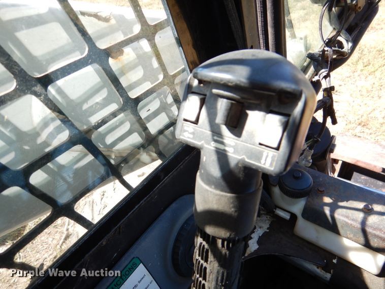 image for item DL3148 2006 Bobcat S300  skid steer loader