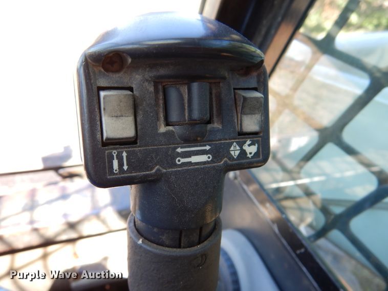 image for item DL3148 2006 Bobcat S300  skid steer loader