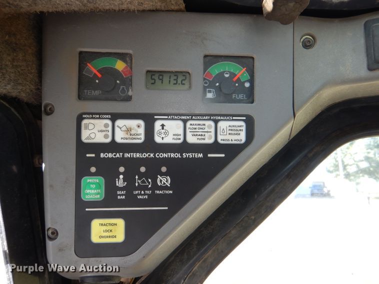 image for item DL3148 2006 Bobcat S300  skid steer loader