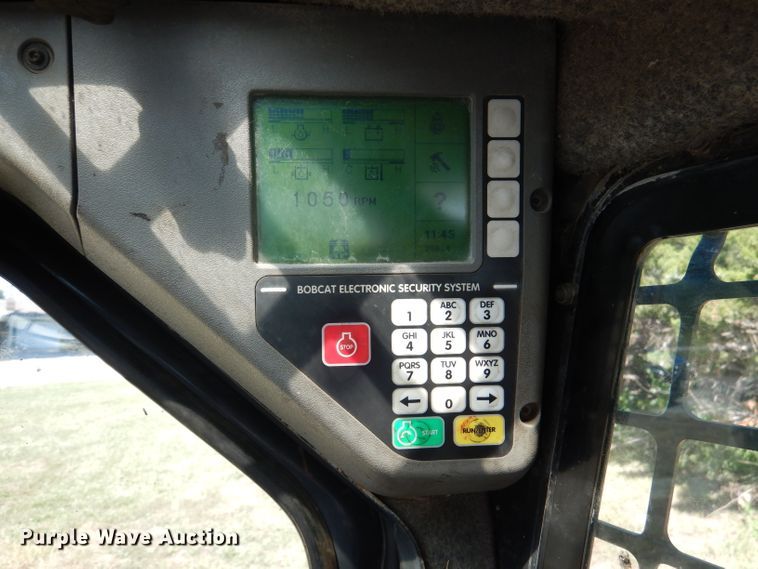 image for item DL3148 2006 Bobcat S300  skid steer loader