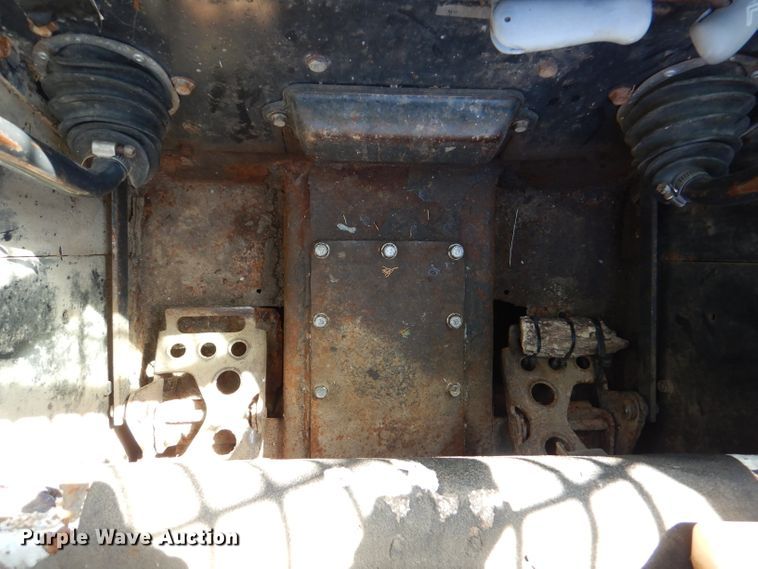 image for item DL3148 2006 Bobcat S300  skid steer loader