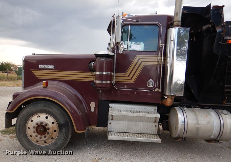 image for item DL3176 1993 Kenworth W900  dump truck