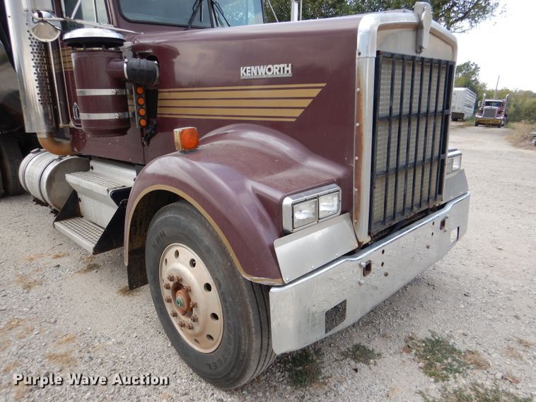 image for item DL3176 1993 Kenworth W900  dump truck