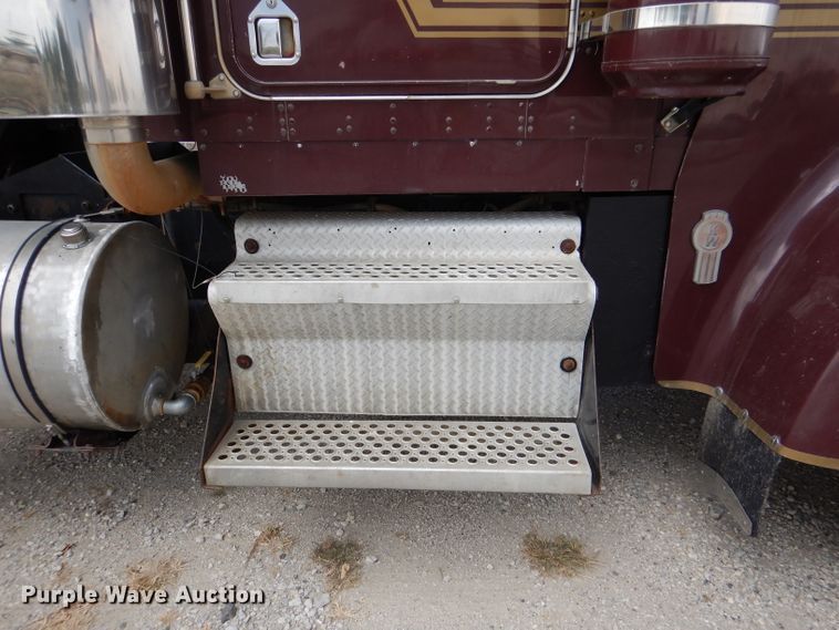 image for item DL3176 1993 Kenworth W900  dump truck