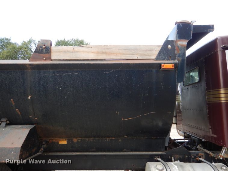 image for item DL3176 1993 Kenworth W900  dump truck