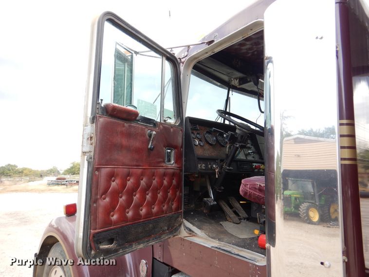 image for item DL3176 1993 Kenworth W900  dump truck