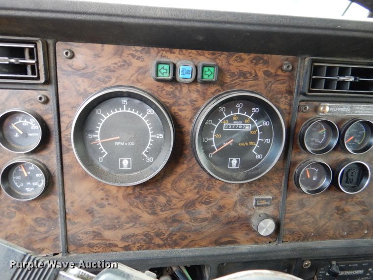 image for item DL3176 1993 Kenworth W900  dump truck