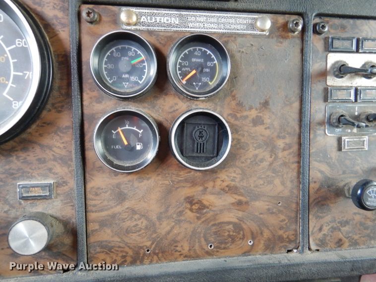 image for item DL3176 1993 Kenworth W900  dump truck