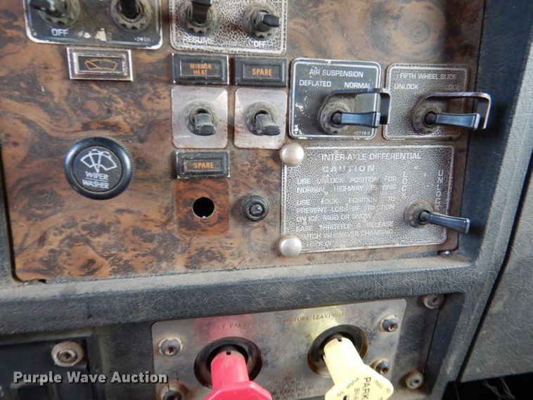 image for item DL3176 1993 Kenworth W900  dump truck