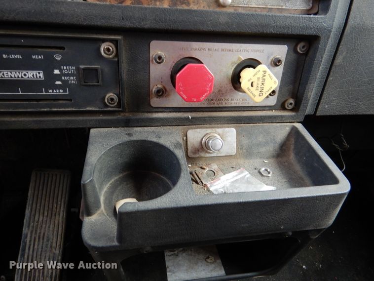 image for item DL3176 1993 Kenworth W900  dump truck