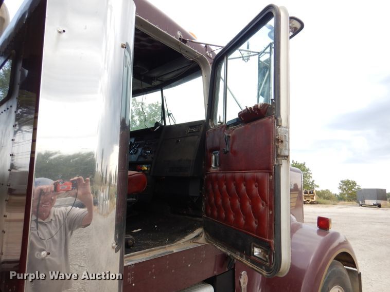 image for item DL3176 1993 Kenworth W900  dump truck